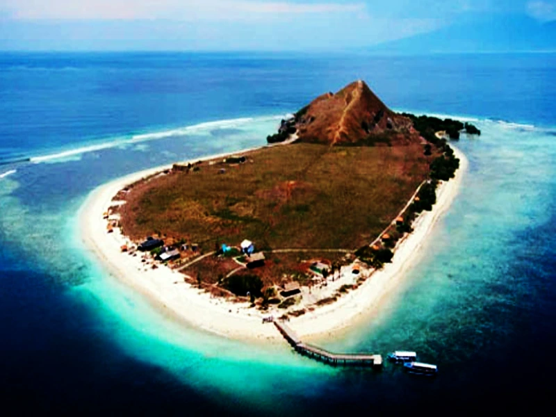 Kenawa Island Sumbawa during Lombok to Komodo sailing trip